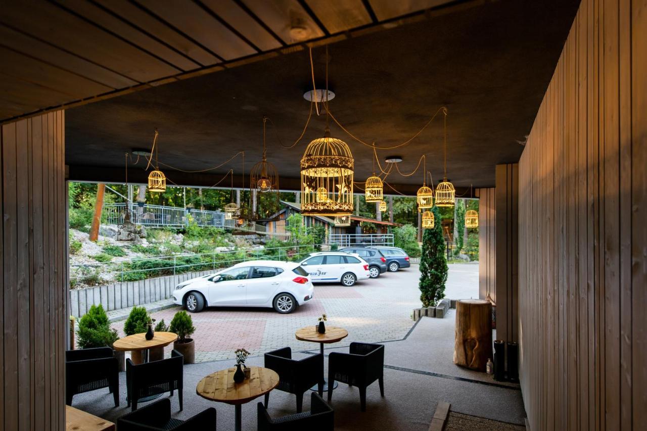 Trenčín Hotel Veverica מראה חיצוני תמונה
